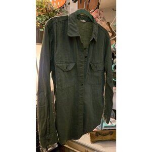 MT  # 1026 Hollister Medium Green Button Front Shirt